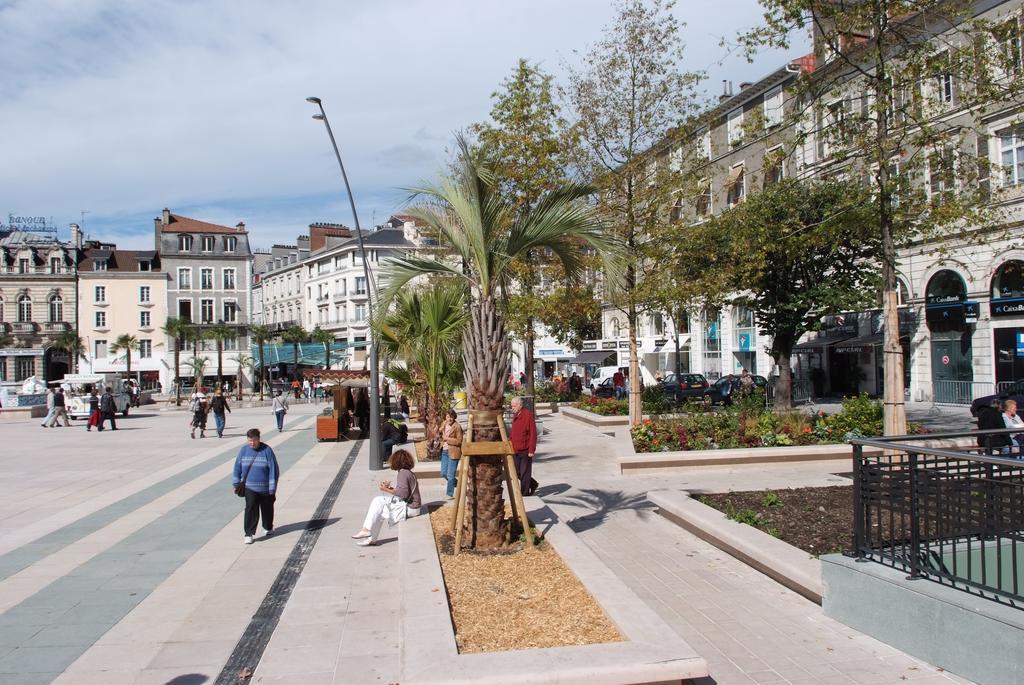 Hotel Le Bourbon Pau Centre Dış mekan fotoğraf
