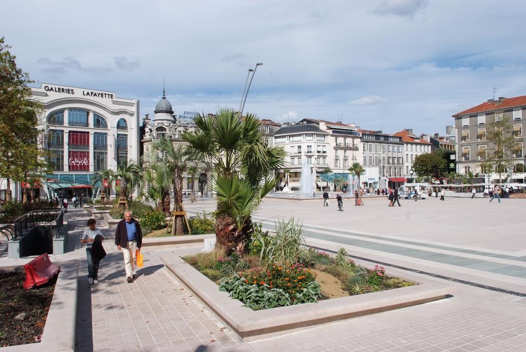 Hotel Le Bourbon Pau Centre Dış mekan fotoğraf